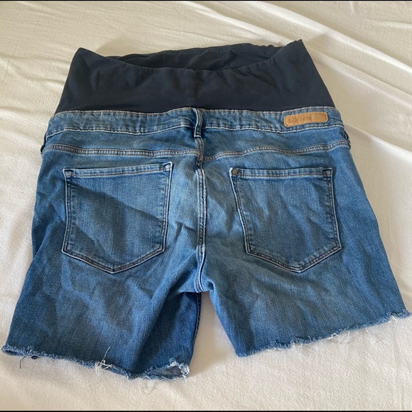 H&M Maternity Cut-off Jean Shorts - Picture 8 of 8